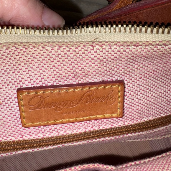 Dooney & Bourke Cream and Brown Shoulder Bag - Picture 2 of 13